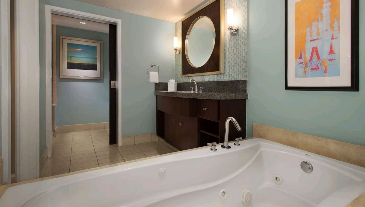 bath-tub.jpg DVC Resort